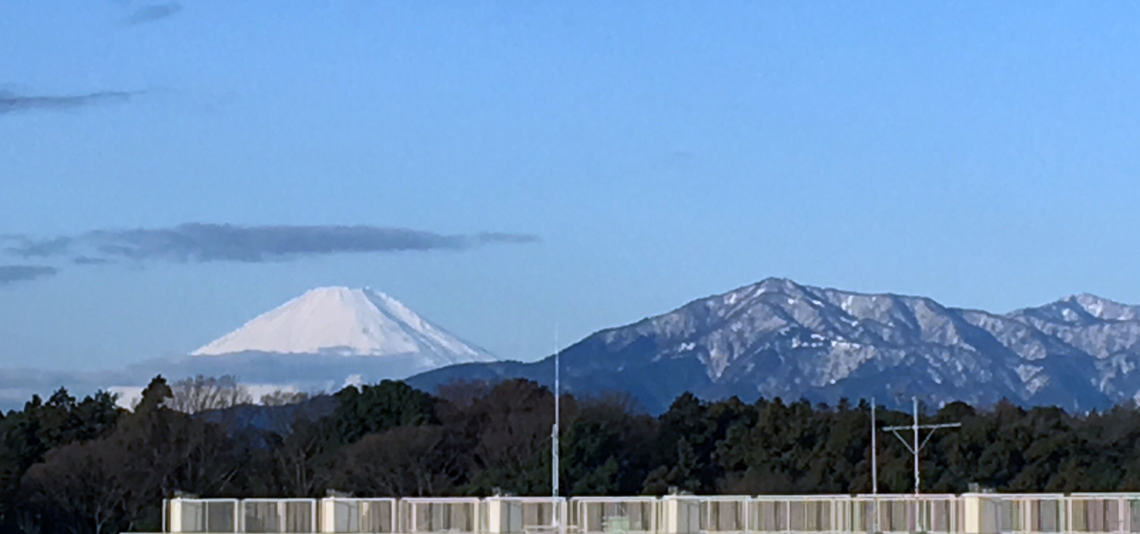 社屋から見える富士山